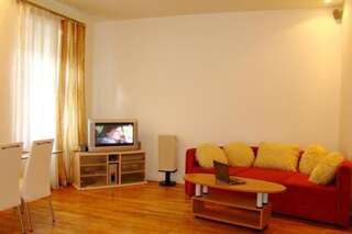 Апартаменты Alex Apartments on Lva Tolstogo Киев Номер-студио (для 4 взрослых) - ул. Большая Васильковская, 36-9